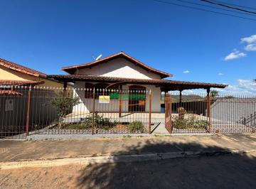 Casa · 4 Quartos · Casa à venda - no Centro