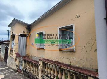 Casa · 3 Quartos · Casa à venda - no Centro