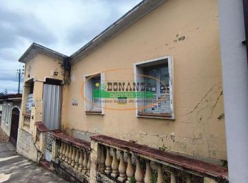 Casa · 3 Quartos · Casa à venda - no Centro