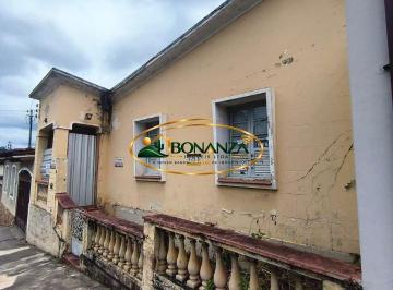 Casa · 3 Quartos · Casa à venda - no Centro