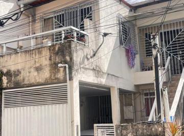 Casa de 2 quartos, Salvador · Casa a venda em Piraja 2/4 54m2 varanda ventilada 1o andar bem ventilada e bonita tem escritura