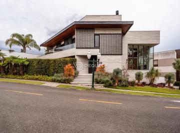 Casa · 556m² · 3 Quartos · 5 Vagas · Casa em condomínio luxuosa e confortável