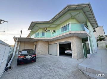 img1 · Casa com Piscina e área de lazer aconchegante!