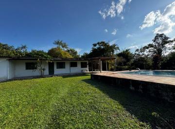 Rural de 3 quartos, Peruíbe · Chácara à 6km da rodovia, com 3 quartos, piscina e área com churrasqueira. Localizado em Peruíbe.