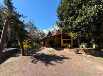 Rural de 4 quartos, Peruíbe · Chácara à 12km da rodovia, com 4 quartos, piscina, lagos e quadra de futebol. Localizado em Peruíbe.