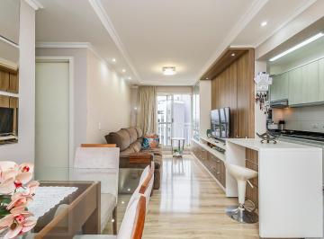 Apartamento de 2 quartos, Curitiba · EXCELENTE apartamento de 2 quartos com porteira fechada