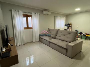 Foto 01 · Excelente imóvel na parte alta do bairro, 3 dormitórios, sendo uma suíte, 1 sala, cozinha planejada,
