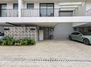 Apartamento · 158m² · 3 Quartos · 2 Vagas · Sobrado 3 quartos em condomínio a Venda. Bairro Guabirotuba. Curitiba. PR