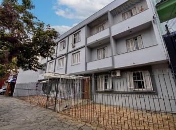 Apartamento · 61m² · 2 Quartos · Apartamento de 2 quartos com sacada no Menino Deus