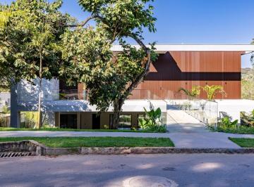 Casa · 669m² · 5 Quartos · 8 Vagas · Casa à venda no Residencial Aldeia do Vale com 4 suítes e 669 m², em Goiânia