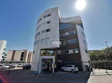 Apartamento · 33m² · 1 Quarto · 1 Vaga · QE 02 - Apartamento reformado em andar alto