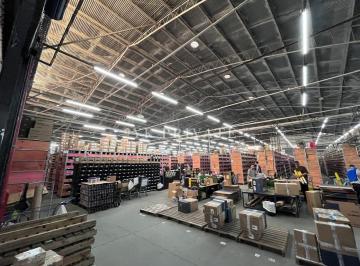 Comercial · 4122m² · 30 Vagas · Excelente Galpão Comercial na Barra Funda com 4.122m² e área administrativa de 2 andares.
