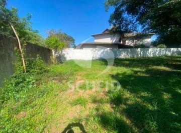 Terreno · 600m² · Terreno de 600 m² à venda em Interlagos, em uma região tranquila, arborizada e privilegiada..