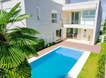 Casa · 595m² · 4 Quartos · 6 Vagas · Casa no Alphaville Graciosa, 04 Suítes, Área Gourmet, Piscina Aquecida, Alphaville Pinhais.