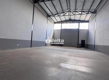Comercial · 240m² · Galpão disponível para locação no bairro Granada em Uberlândia-MG