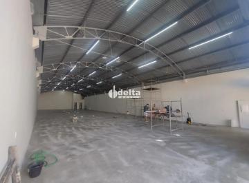 Comercial · 500m² · Galpão disponível para locação no bairro Brasil em Uberlândia-MG