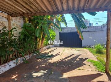 Casa · 300m² · 2 Quartos · 3 Vagas · Casa residencial com 2 quartos sendo 1 suíte disponível para venda no bairro Saraiva em Uberlândia-M