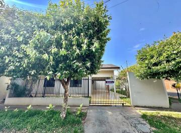 Casa · 219m² · 2 Quartos · 3 Vagas · Casa Espaçosa para Locação no Jardim Tarumã