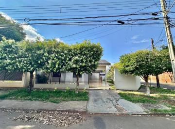 Casa · 219m² · 2 Quartos · 3 Vagas · Casa Espaçosa para Locação no Jardim Tarumã
