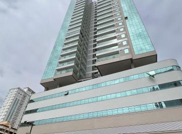 Apartamento · 157m² · Cobertura com linda vista mar,completa área de lazer,em Meia Praia.