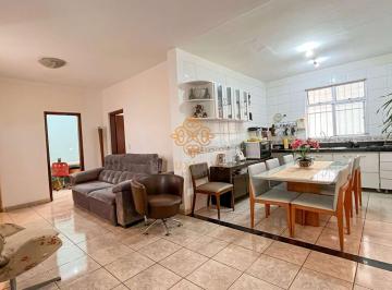 Casa · 449m² · 5 Quartos · Casa à venda - em Buritis