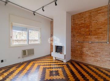 Apartamento · 98m² · 3 Quartos · 1 Vaga · Apartamento reformado de 03 quartos, sendo 2 suítes e vaga de garagem no bairro Farroupilha