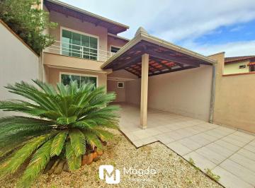 Casa · 166m² · 3 Quartos · 2 Vagas · Casa com 3 Quartos, 1 suíte à venda, 164m², R$ 950 Mil - Água Verde