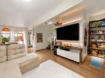 Casa · 147m² · 3 Quartos · 2 Vagas · .