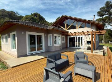 Casa · 140m² · 2 Quartos · 2 Vagas · Casa à venda em Urubici/SC