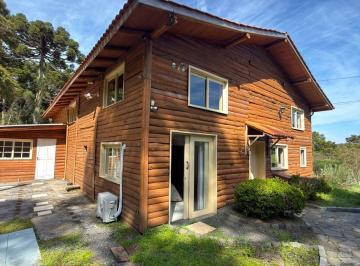 Casa · 180m² · 3 Quartos · 2 Vagas · Casa à venda em Urubici/SC