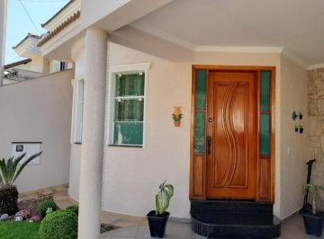 Casa · 207m² · 3 Quartos · 2 Vagas · Casa para venda em Jardim Itanguá de 207.00m² com 3 Quartos, 1 Suite e 2 Garagens