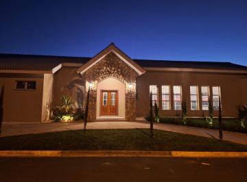 Casa · 370m² · 3 Quartos · 4 Vagas · Casa para venda em Parque Reserva Fazenda Imperial de 370.00m² com 3 Quartos, 3 Suites e 4 Garagens