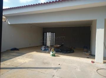 Casa · 263m² · 3 Quartos · 4 Vagas · Casa para venda em Jardim Santa Clara (vila Xavier) de 263.00m² com 3 Quartos, 1 Suite e 4 Garagens
