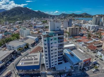 Apartamento · 219m² · 3 Quartos · 2 Vagas · Apartamento para venda em Centro de 219.00m² com 3 Quartos, 1 Suite e 2 Garagens
