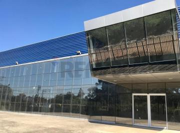 Comercial · 2700m² · Galpão / Depósito / Armazém para alugar em Jardim Presidente Dutra de 2700.00m²