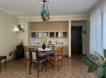 Casa · 320m² · 4 Quartos · 6 Vagas · Casa para venda em Castelo de 320.00m² com 4 Quartos, 2 Suites e 6 Garagens