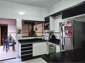 Casa · 166m² · 3 Quartos · Casa para venda em Jardim Canaã Ii de 165.56m² com 3 Quartos