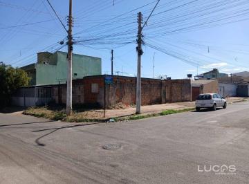 c153212e4cc8647fbde00c917b4cd6f69a0e1344 · Casa à venda de esquina na Quadra 307 Recanto das Emas