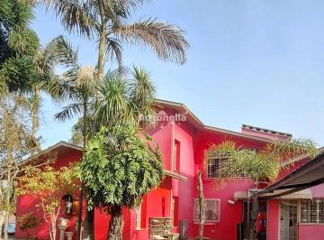 Casa · 180m² · 5 Quartos · 2 Vagas · Casa à venda no bairro Santa Lúcia