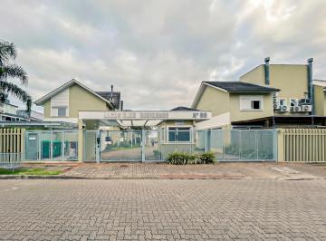 Casa · 240m² · 3 Quartos · 3 Vagas · Sobrado Diferenciado com Pátio em L e Lazer Completo no Lagos de Nova Ipanema