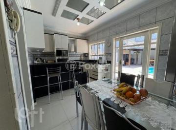 f8e224b6 · Casa, 2 dormitórios, 243 m², em Glória