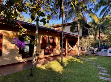 Casa de 4 quartos, São Sebastião · Casa com 4 Suítes a venda a 150M da Praia de Maresias
