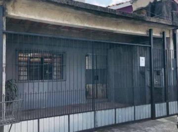 1fe95c326e74f89c6c15c14e6d005a2591f23bf3 · Casa ampla e bem localizada em Quitaúna.
