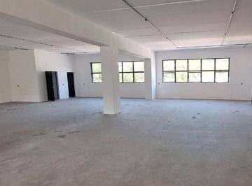 med_33baa6a72d5b1a24d464ac6a62764b09.jpg · Prédio Comercial de 1500m² Disponível para Locação