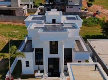 Casa de 3 quartos, Paranapanema · Casa/sobrado de 256m², com 3 dorms, sendo 1 suíte, à venda no Cond Riviera de Santa Cristina XIII.
