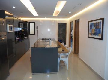 Apartamento de 3 quartos, Vicente Pires · Apartamento amplo com varanda, 3 qtos, elevador, vaga de garagem.