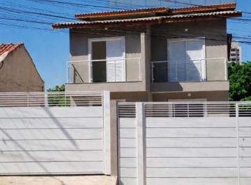 Foto 01 · Casa à venda em Taboão da Serra-SP no Jardim Guayana com 2 quartos, 2 salas, 2 banheiros, 2 vagas de