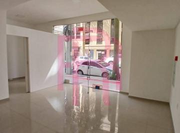 Comercial · 48m² · 2 Vagas · Sala comercial para locação anual no Centro de Balneário Camboriú.