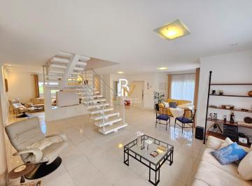Casa · 370m² · 4 Quartos · 2 Vagas · Casa em Alphaville Graciosa - Residencial Araucárias - 370m² - Locação R$ 16.000