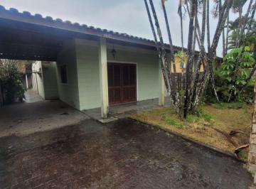 Casa de 3 quartos, Itanhaém · Casa com 3 quartos e área gourmet em Itanhaém